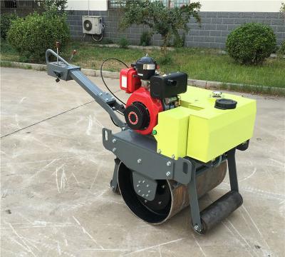 小型柴油手扶壓路機(jī)瀝青路面壓實施工